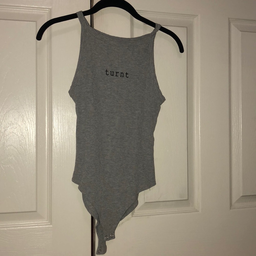 Sleeveless graphic bodysuit tee